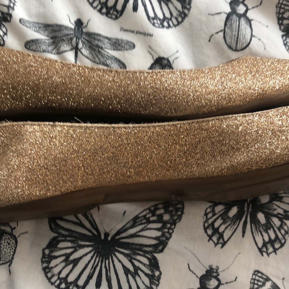Gold, glittery flats - Picture 4 of 4
